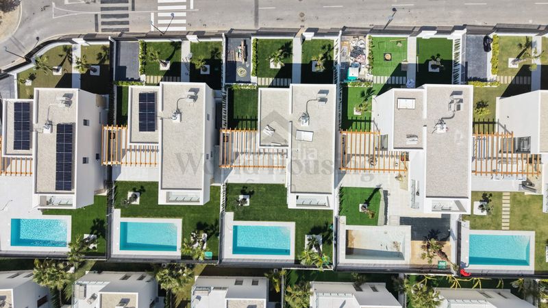 Foto 57e5e8f2-e354-41a3-b3bd-60a1e625285e. Xalet amb calefacció aparcament piscina a Golf Bahía Finestrat