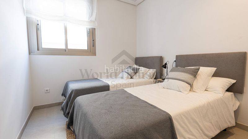 Foto 1042378c-5e7a-4c33-968e-2083599cad50. Casa amb calefacció aparcament piscina a Playa Tamarit-Playa Lissa Santa Pola