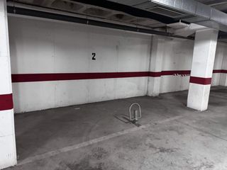 Car parking  Calle gerona. Plaza de garaje lateral