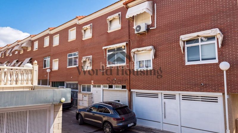 Foto 1769be49-5064-4b52-8546-88efeaa96a8e. Casa amb aparcament a Norte Santa Pola