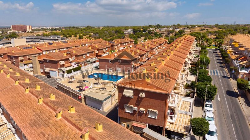 Foto 35dae451-c962-47f4-b260-46c8df502016. Casa amb aparcament a Norte Santa Pola