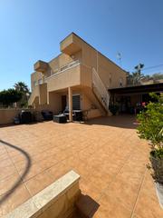 Haus  Avenida oceania. Bungalow de 2 plantas en monte y mar alto  gran alacant