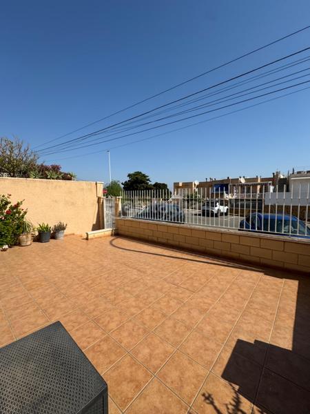 Foto 5d233844-e543-465c-bf2e-fb5e5f6cea0a. Casa bungalow de 2 plantas en monte y mar alto gran alacant en Santa Pola
