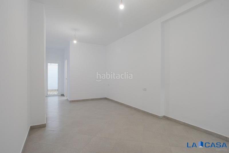 Foto abaa4572-ea70-4009-9843-15c67cad4fff. Planta baja en Sants-Badal Barcelona