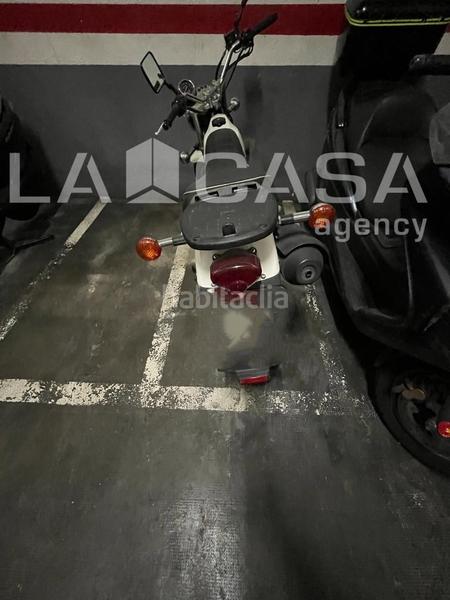 Foto ae8399e4-fcea-4178-9bca-834b4b0e8f35. Aparcament cotxe a La Verneda - La Pau Barcelona