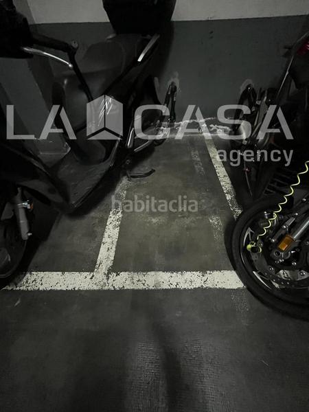 Foto 375ac720-cb20-46b5-8ea5-1b03d1d76a8a. Aparcament cotxe a La Verneda - La Pau Barcelona