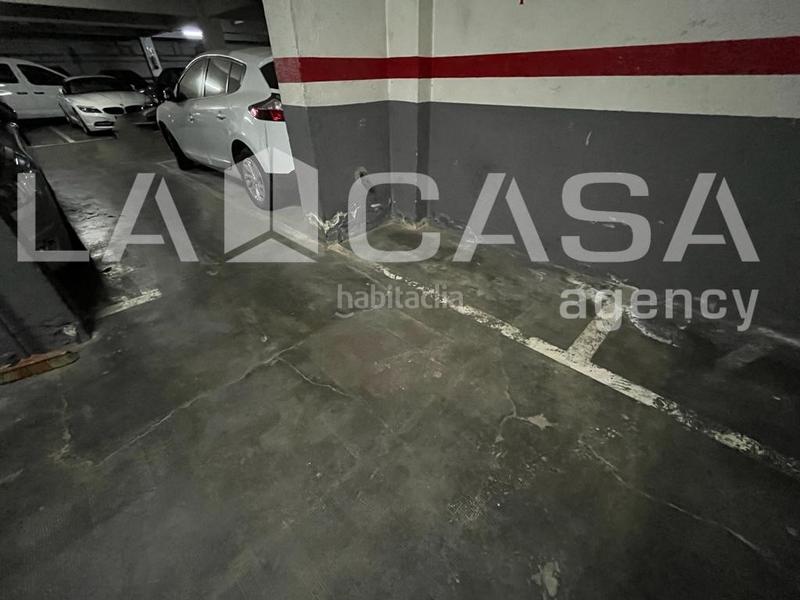 Foto 7d2c8f22-e2b3-42de-8011-4429149f69a9. Aparcament cotxe a La Verneda - La Pau Barcelona