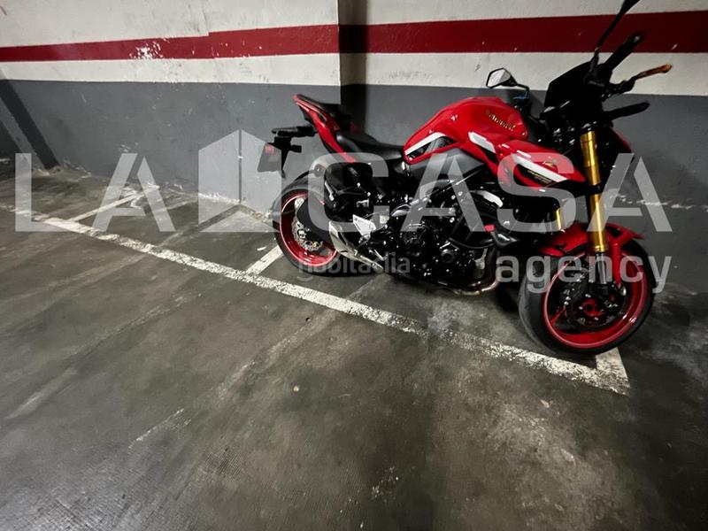 Foto 17624553-98f5-4693-ba66-c74d1e170980. Parking coche en La Verneda - La Pau Barcelona