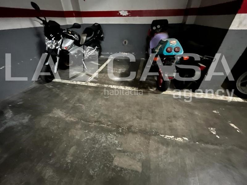 Foto 4b3a833d-9b40-4ebd-957f-f2de8a769d47. Parking coche en La Verneda - La Pau Barcelona