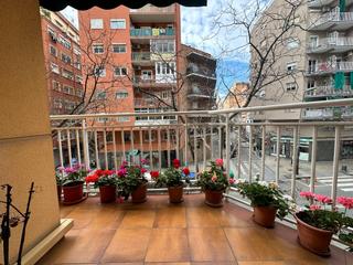 Etagenwohnung in Sants-Badal