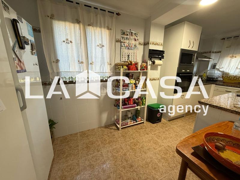 Foto c579dbbc-9bcb-4bbb-91b9-a2c2953592c3. Casa pareada en cerros de Montequinto Montequinto