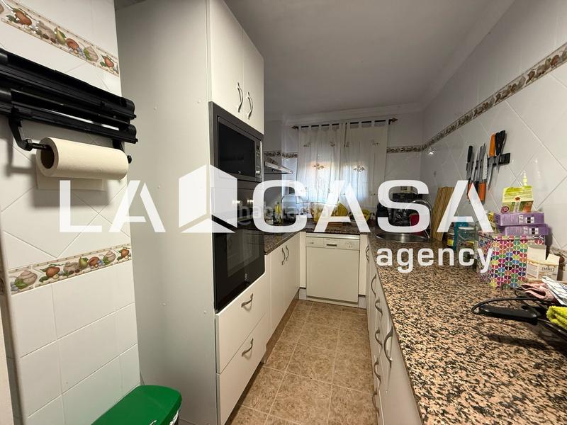Foto dfb827e5-8da9-4f68-9058-6d0bf78c07da. Casa pareada en cerros de Montequinto Montequinto