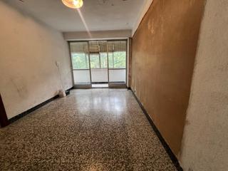 Etagenwohnung in La Verneda - La Pau