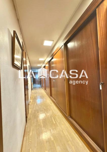 Foto 9b7f9929-a957-4f6a-a676-5adedc3b7f77. Appartement avec parking dans Los Remedios Sevilla