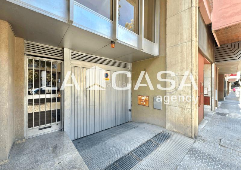 Foto 175c584b-b044-46b3-83fe-1b5cd3073301. Flat with parking in Los Remedios Sevilla