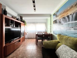 Etagenwohnung in Llefià