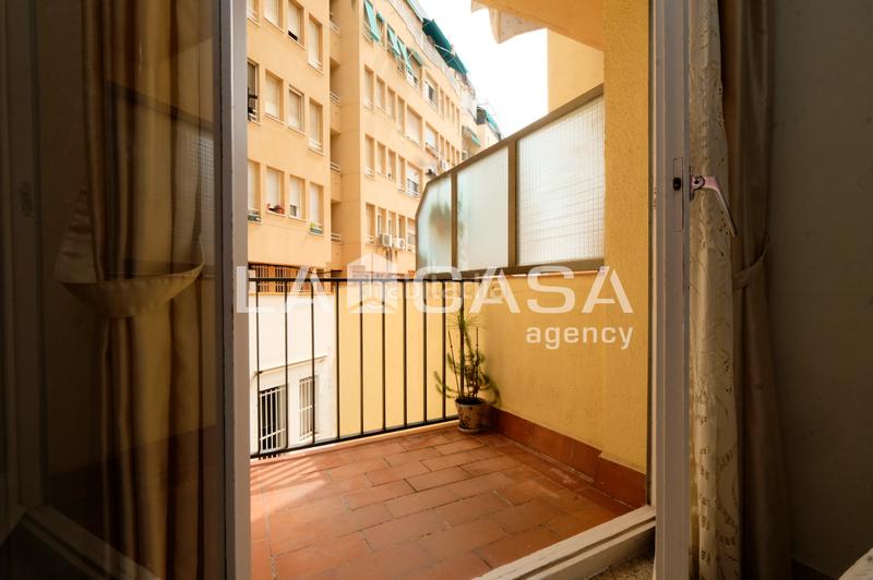 Foto 8d53280c-3dad-4b53-bc09-b93bdb998668. Piso en Vilapicina - Torre Llobeta Barcelona
