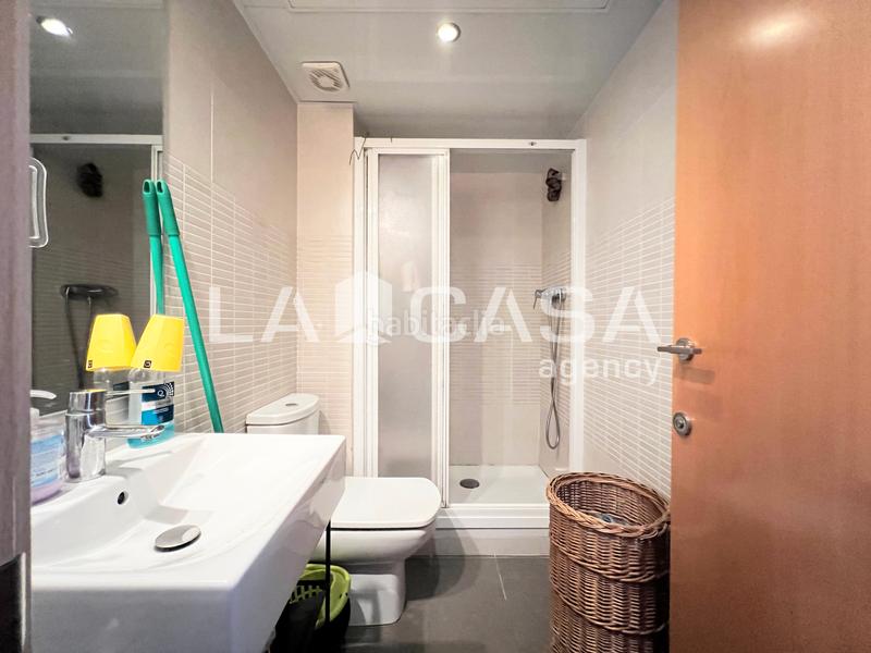 Foto fc8db7e5-27d3-4513-a72b-7f5a8e2b5e70. Etagenwohnung mit parking in La Salut Badalona