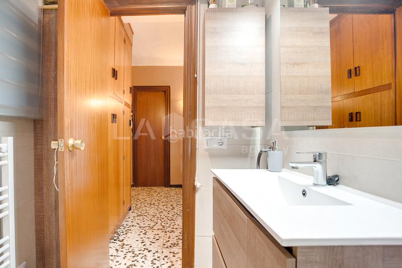 Foto c87773b5-7e43-4875-a325-84e125cb5cd0. Piso en Sant Roc Badalona