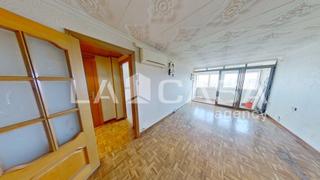Etagenwohnung in La Verneda - La Pau