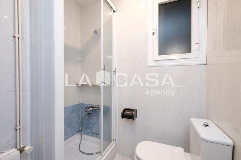 Foto db325987-eeeb-4fa0-b6ad-47fd86460b5a. Appartamento con riscaldamento in Turó de la Peira Barcelona