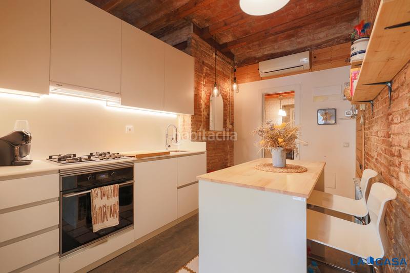 Foto 729b4b51-6273-4e33-a512-4960e0f2e1ea. Piso en Sants Barcelona