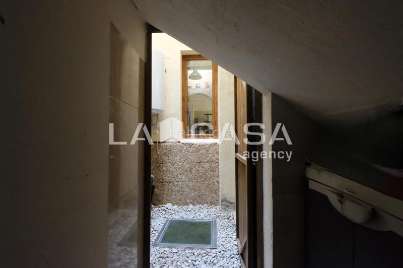 Foto 58e1672e-851a-47c5-856a-a396a11ce2b3. Casa aparellada amb calefacció a Horta Barcelona