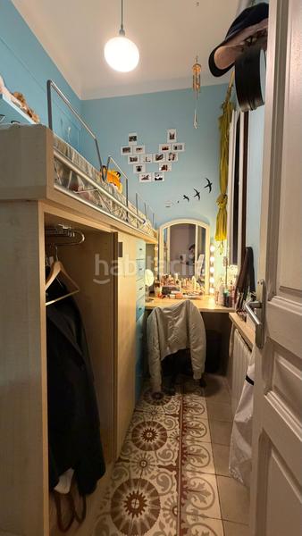 Foto cebc9b91-bbf5-4a32-aad2-0509c3813d76. House with heating in El Camp de l´Arpa del Clot Barcelona