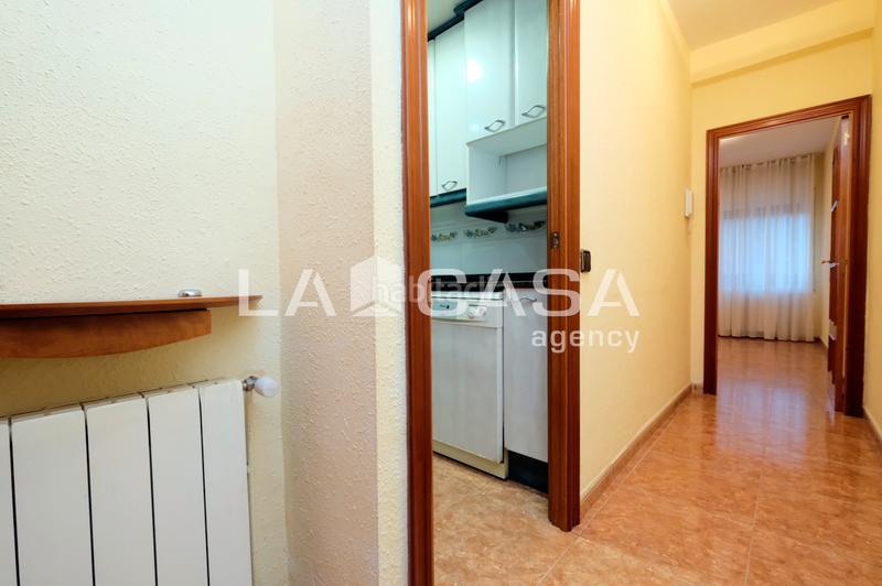 Foto b7a429ea-3721-4adc-9e38-ccd912f57f57. Piso en Turó de la Peira Barcelona