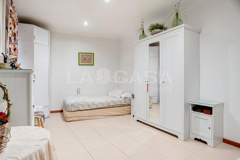 Foto 54162ac6-1e9f-41dd-8924-28359c96ca40. Etagenwohnung mit heizung in Safaretjos Santa Coloma de Gramenet