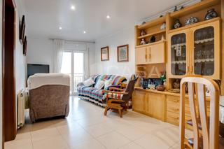 Etagenwohnung in Safaretjos