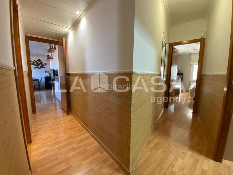 Foto a288c821-0445-4522-8448-a59dcfe37783. Attico con riscaldamento in Fondo Santa Coloma de Gramenet