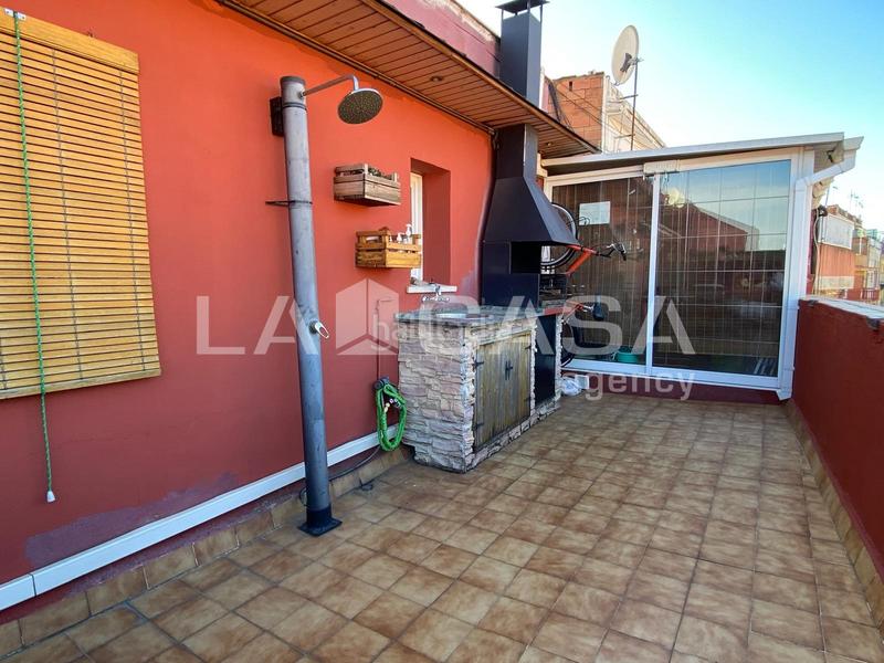 Foto 2edabd42-aff8-4a88-9266-b74e69e6b558. Dachwohnung mit heizung in Fondo Santa Coloma de Gramenet