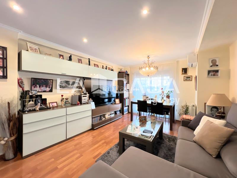 Foto 6132979b-8d9e-48f9-88a2-3290fd86953d. Appartamento con riscaldamento in La Sagrera Barcelona