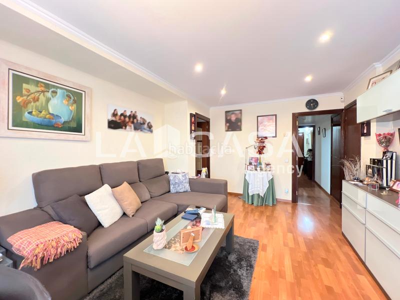 Foto b677b81d-6393-41d3-9a4e-96e4887d324a. Appartamento con riscaldamento in La Sagrera Barcelona