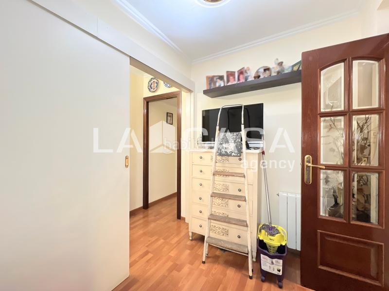 Foto bdc67c7f-03a8-467c-bfd0-218696a9d6e7. Flat with heating in La Sagrera Barcelona