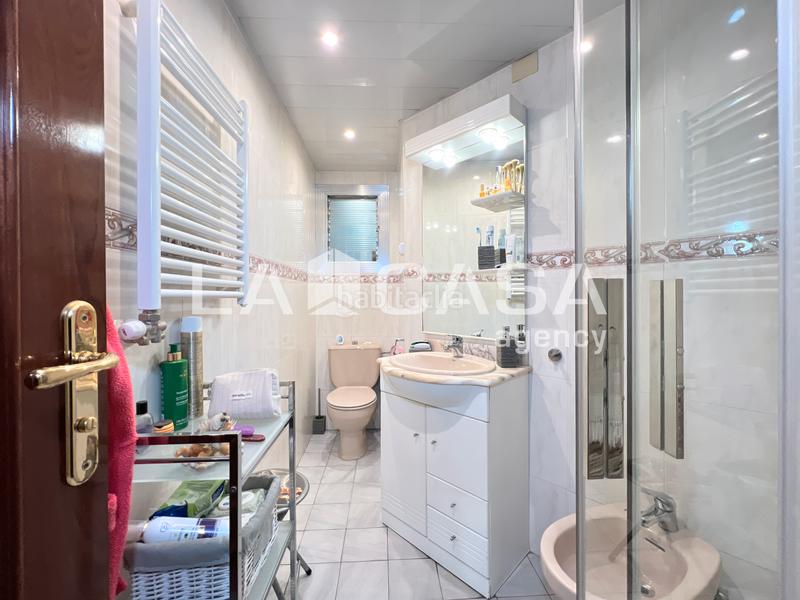 Foto dc9404e7-2aa9-4f6d-8c11-21750d24e065. Flat with heating in La Sagrera Barcelona