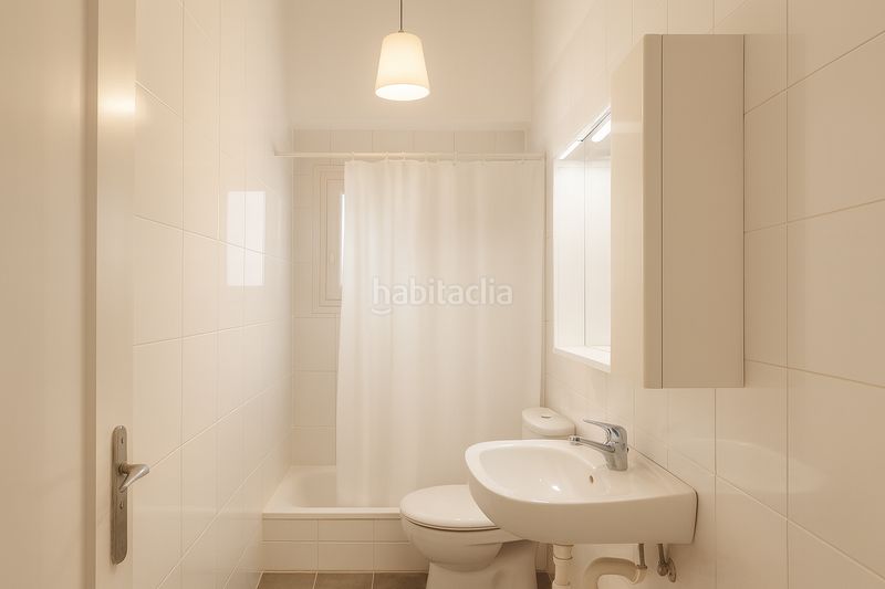 Foto 897e0f5e-061f-4940-b2e2-d4446b49b351. Planta baixa a La Sagrera Barcelona