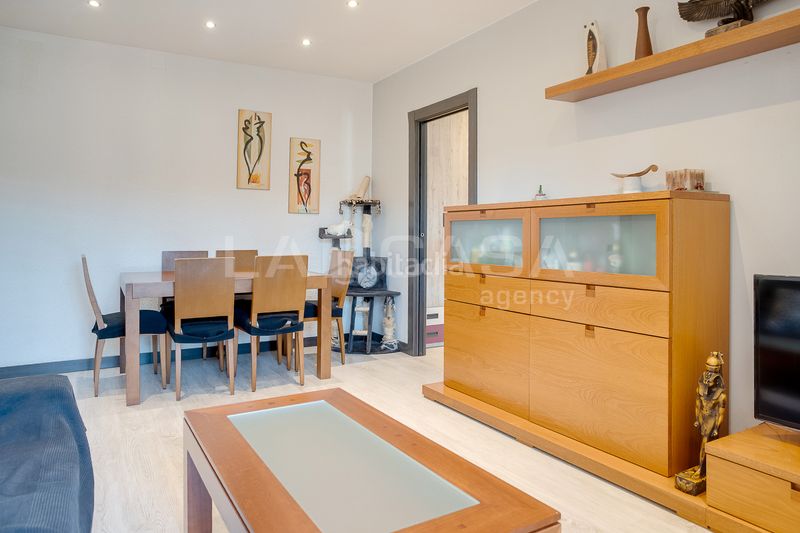 Foto 514c6a51-4d92-4fc6-ae42-688772aefb28. Piso en Provençals del Poblenou Barcelona