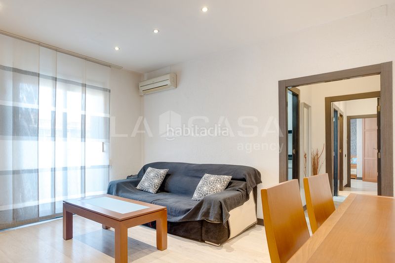 Foto b24f2b63-ddcb-42d0-9952-6224d34375a1. Piso en Provençals del Poblenou Barcelona