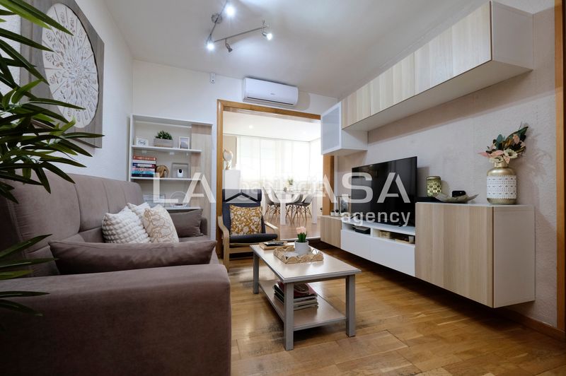 Foto 17d3fd03-26ff-4043-9272-b931e75ce927. Àtic a Roquetes Barcelona