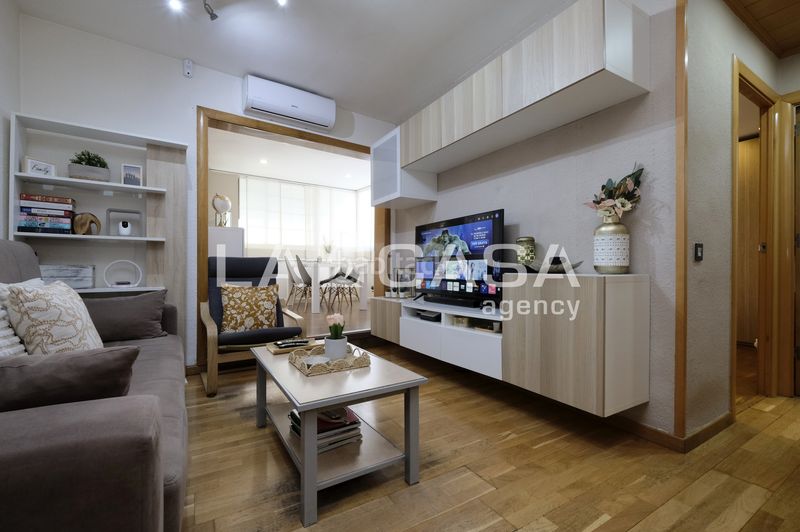 Foto 6f5dbe2a-461b-4486-8732-6a0126664bb4. Àtic a Roquetes Barcelona