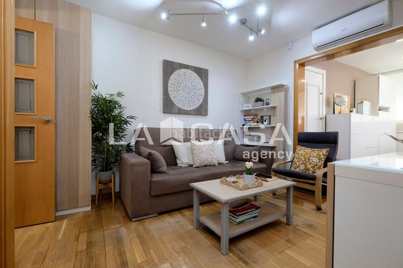 Foto 7d8dbfc6-078e-49aa-943a-5e5a8ef740a5. Àtic a Roquetes Barcelona