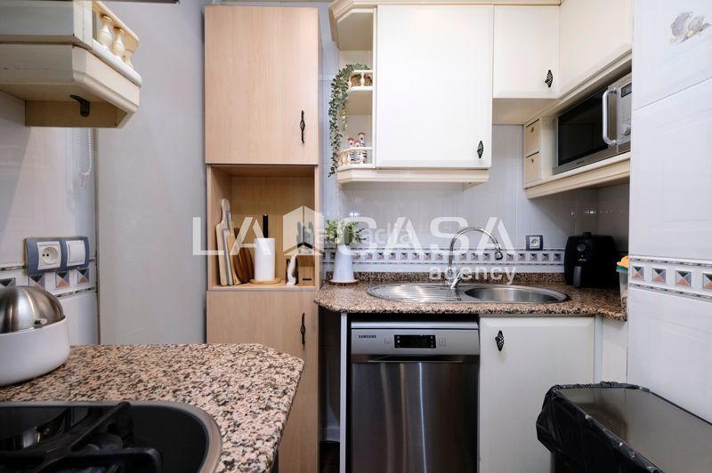 Foto 98c78e36-c9be-462d-ac3e-b119f02d9025. Àtic a Roquetes Barcelona