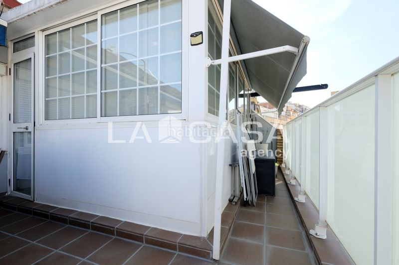 Foto dc98f9bb-1a89-4326-9286-e4d8d107a9b1. Àtic a Roquetes Barcelona