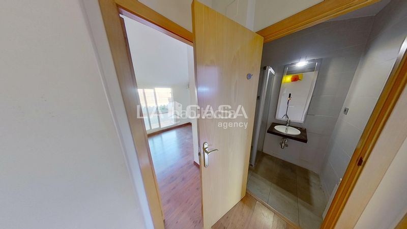 Foto 3745e4fb-783d-4e81-92ac-361a488f8da9. Àtic amb calefacció aparcament a Can Rull Sabadell