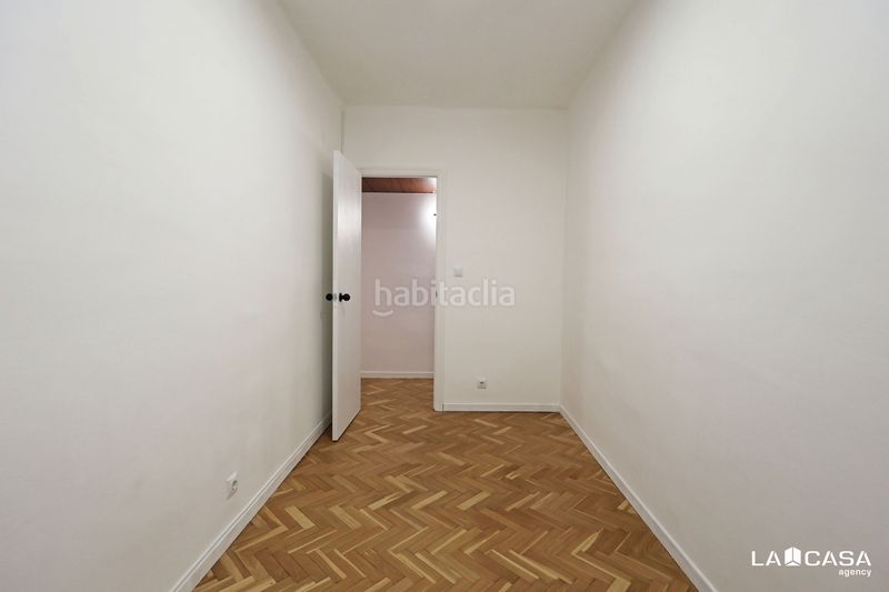 Foto f8b96902-7003-44d9-9d4f-5d5d082f0a85. Pis a La Bordeta Barcelona