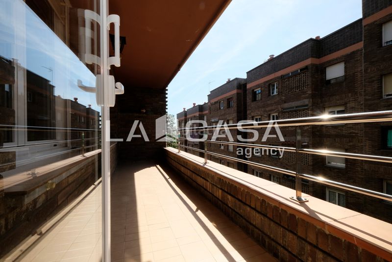 Foto 4df70456-4368-4abb-9c1d-03661a3fa2d6. Pis a La Guineueta Barcelona