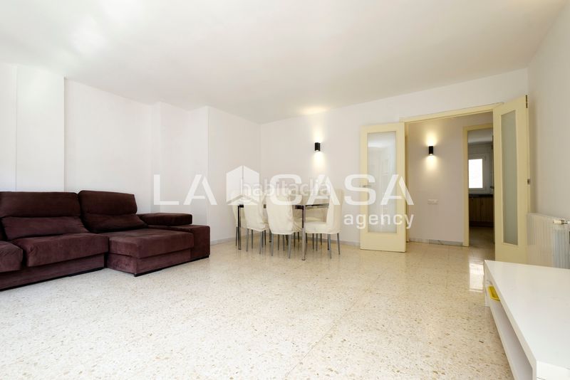 Foto d94eaccb-f2bc-443c-b34f-cfa051d84e13. Pis a La Guineueta Barcelona