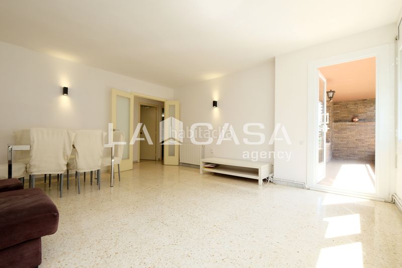 Foto f12859e7-ecf8-4f79-a1e8-67d15c23f192. Pis a La Guineueta Barcelona